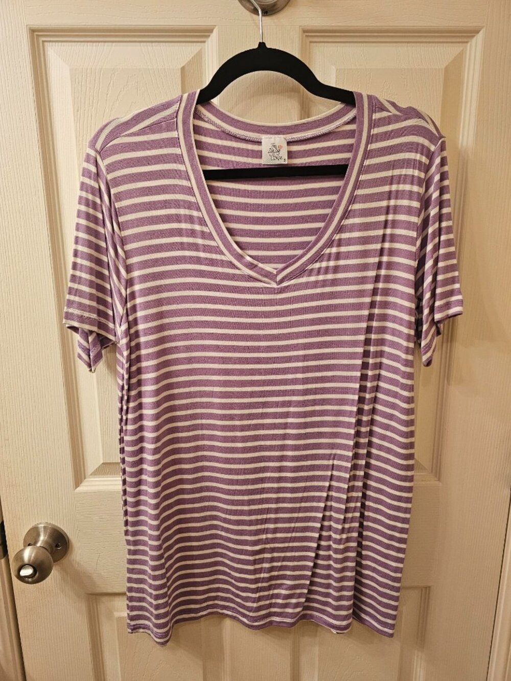 NWOT The Zig Zag Stripe Small V-Neck Purple and White Striped Blouse